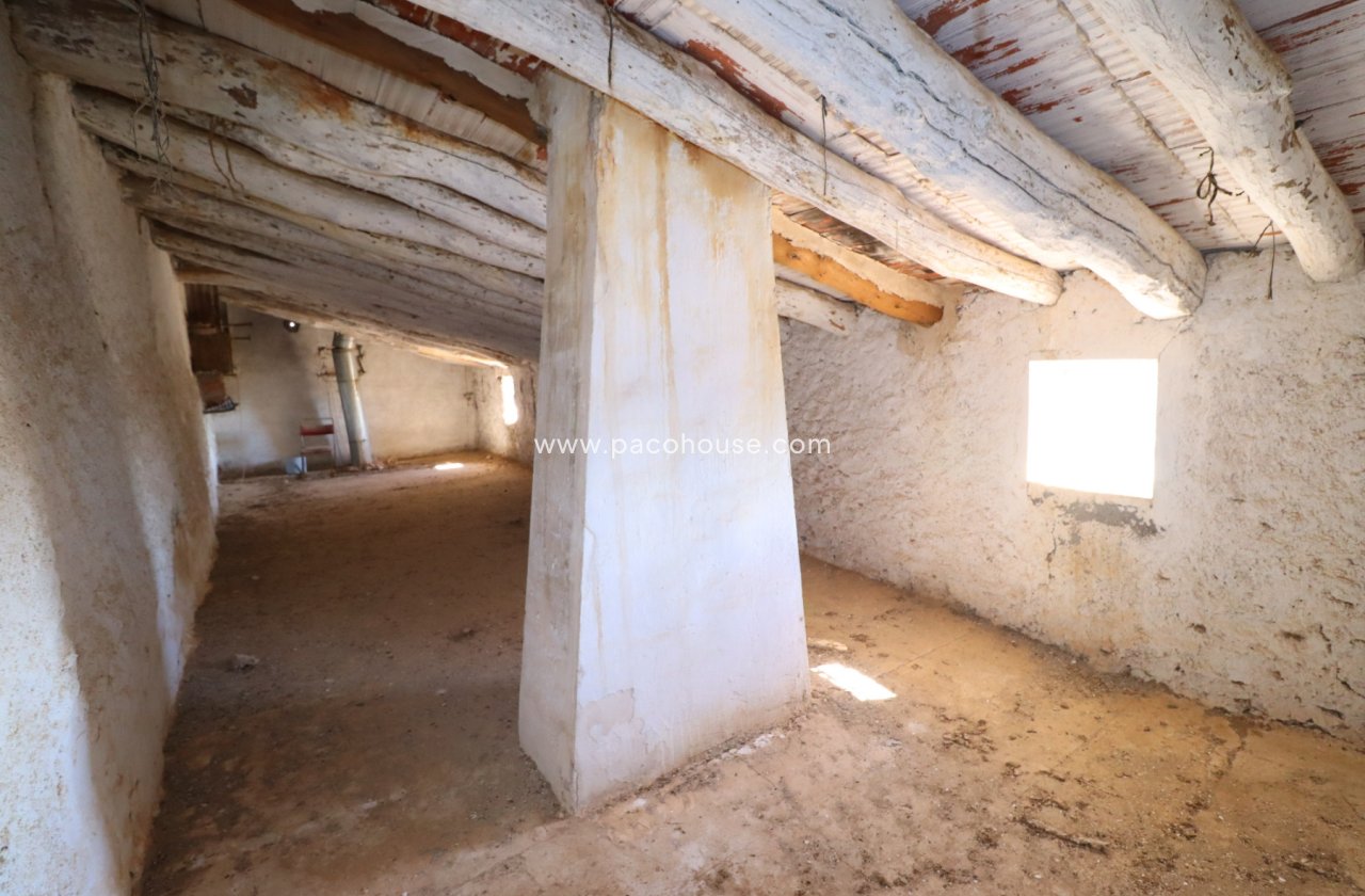 Resale - Cortijo -
Velez-Rubio