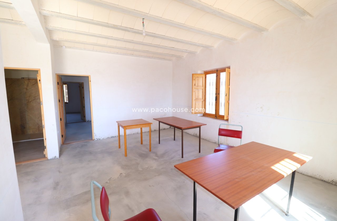 Resale - Cortijo -
Velez-Rubio