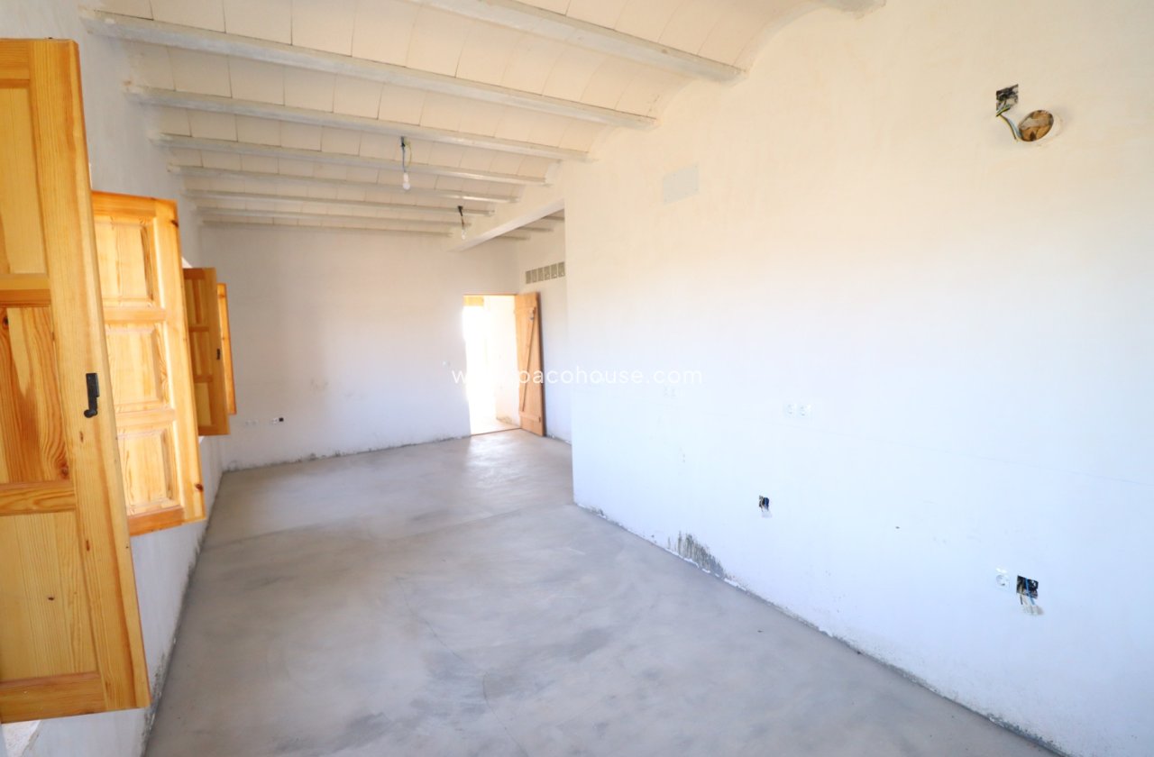 Resale - Cortijo -
Velez-Rubio