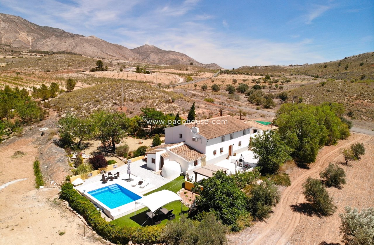Resale - Cortijo -
Velez-Rubio