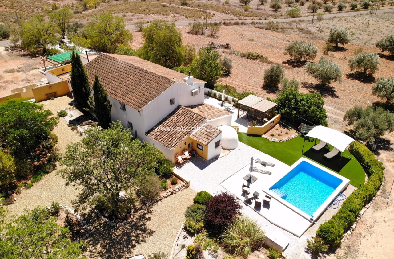 Resale - Cortijo -
Velez-Rubio