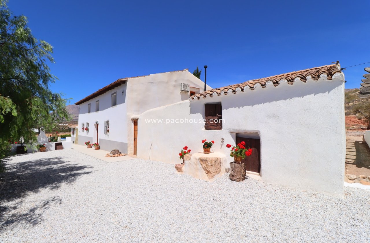 Resale - Cortijo -
Velez-Rubio