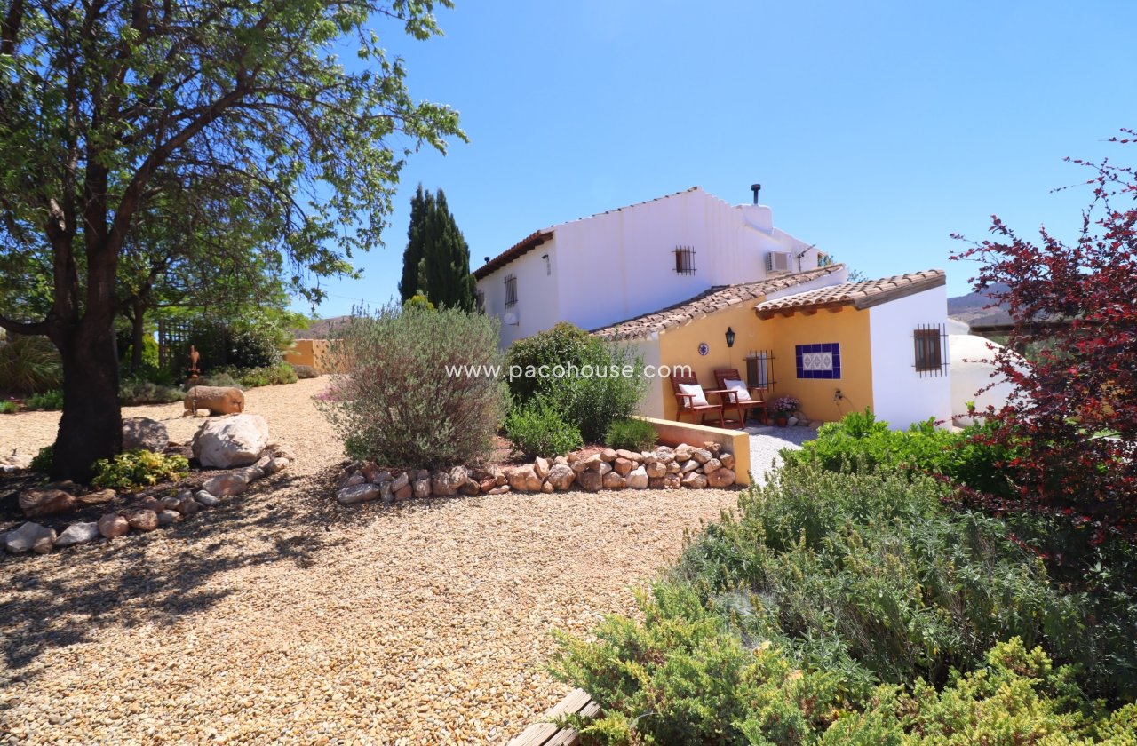 Resale - Cortijo -
Velez-Rubio