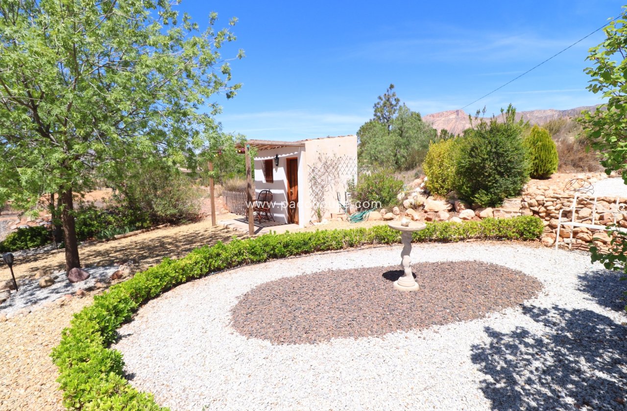 Resale - Cortijo -
Velez-Rubio