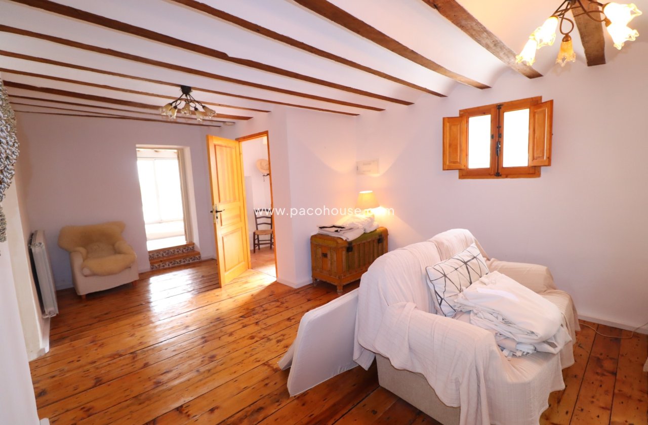 Resale - Cortijo -
Velez-Rubio
