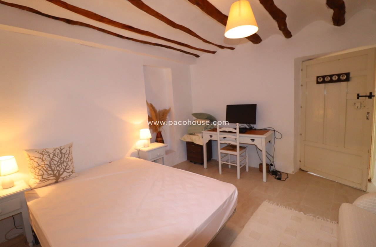 Resale - Cortijo -
Velez-Rubio