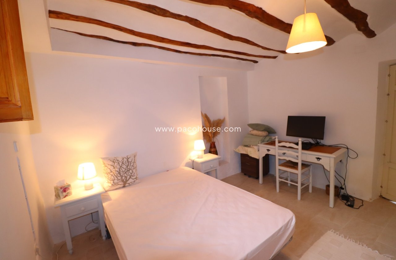 Resale - Cortijo -
Velez-Rubio