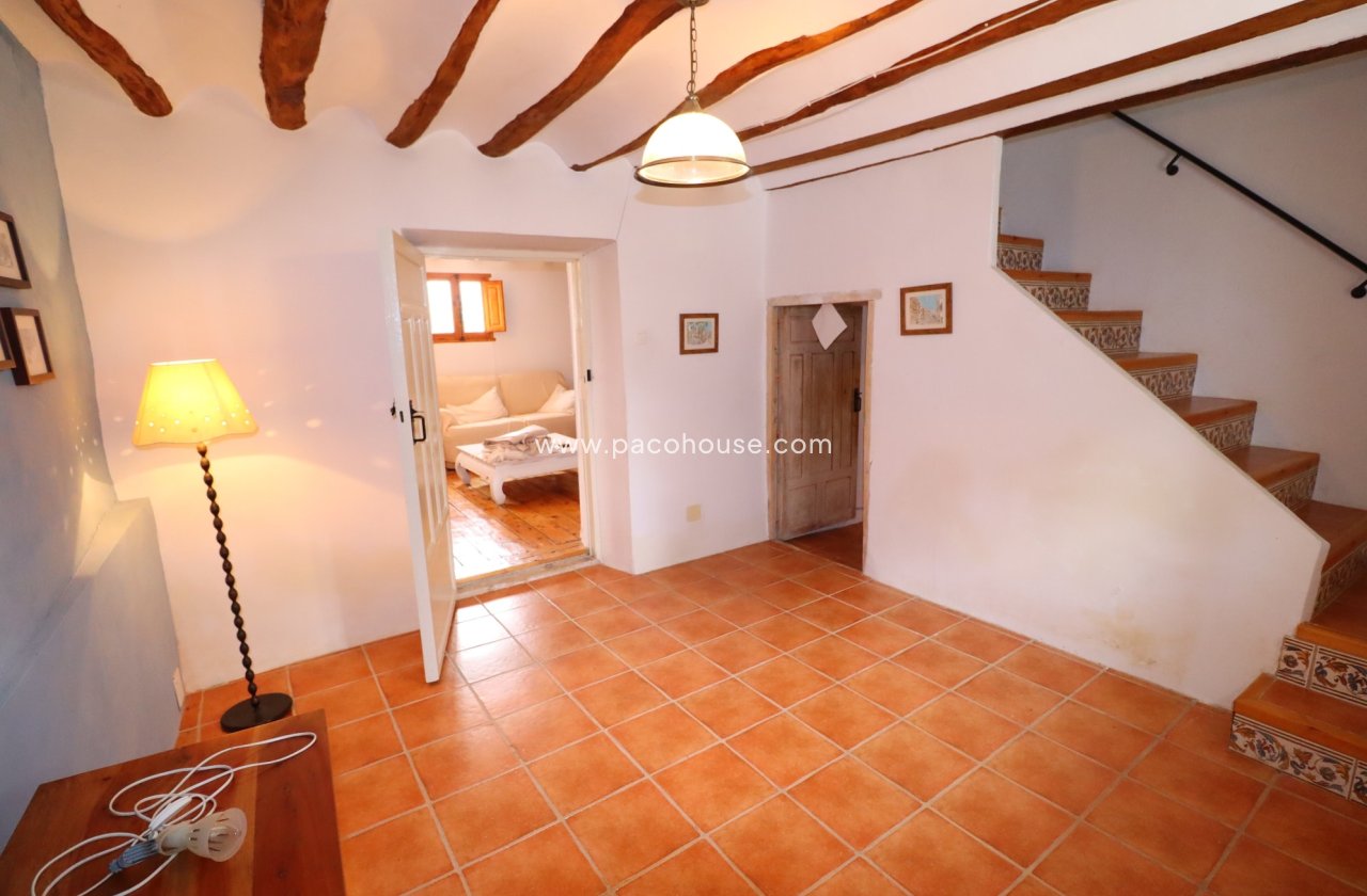 Resale - Cortijo -
Velez-Rubio