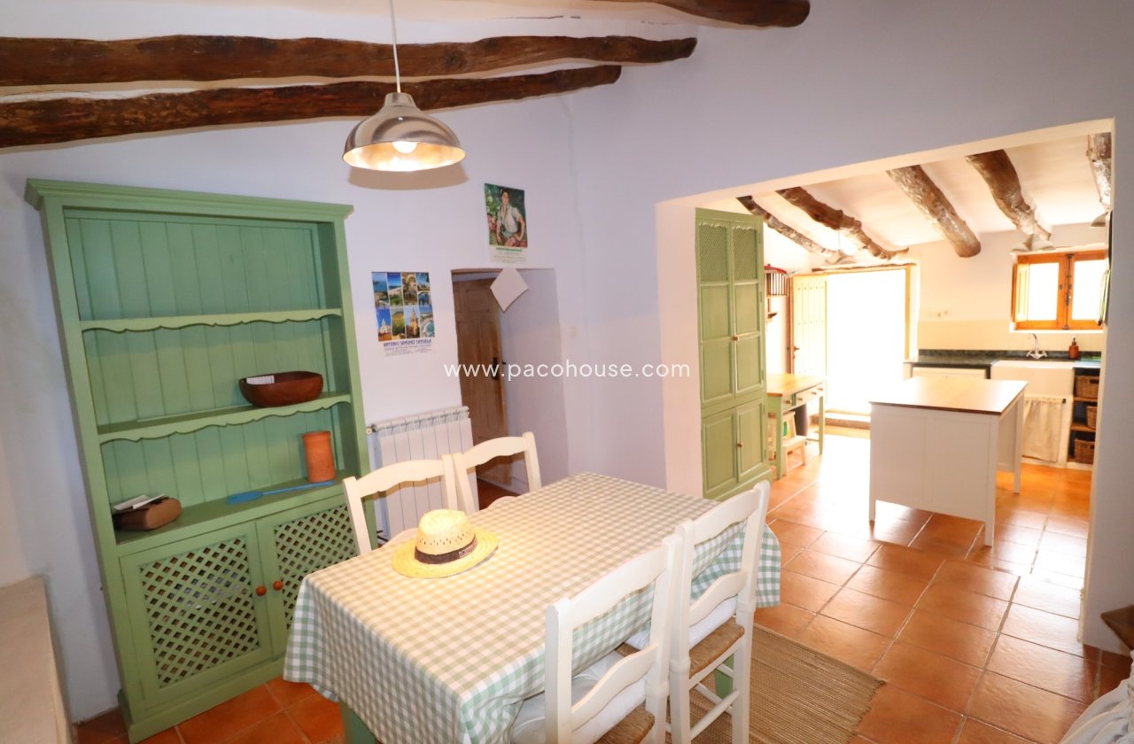 Resale - Cortijo -
Velez-Rubio