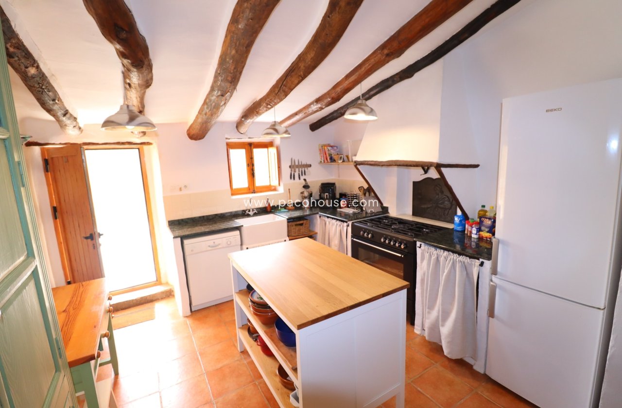 Resale - Cortijo -
Velez-Rubio