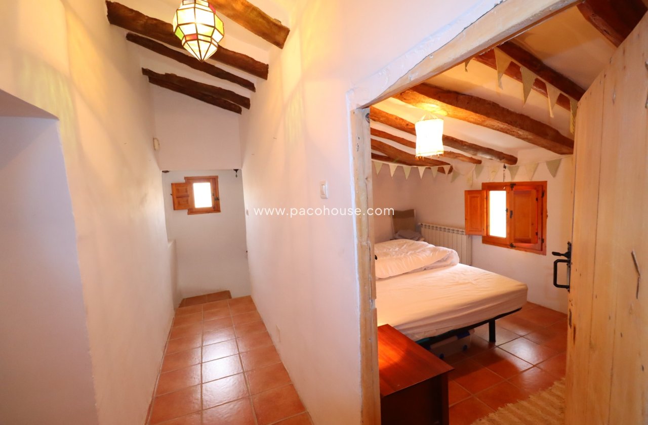 Resale - Cortijo -
Velez-Rubio