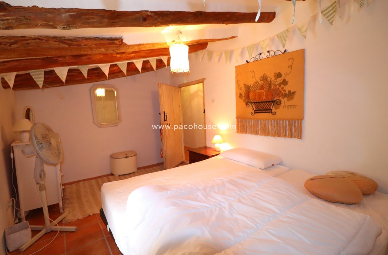 Resale - Cortijo -
Velez-Rubio