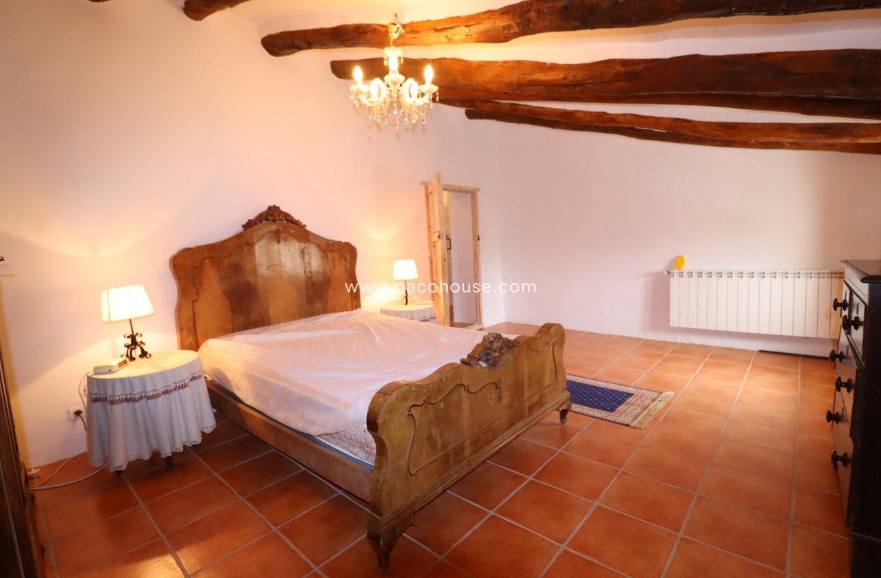 Resale - Cortijo -
Velez-Rubio