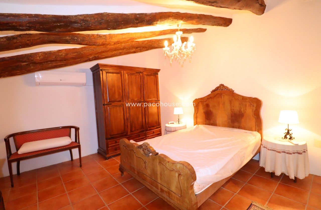 Resale - Cortijo -
Velez-Rubio