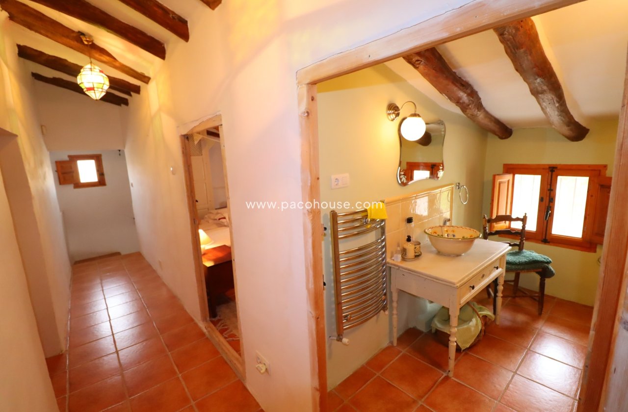 Resale - Cortijo -
Velez-Rubio