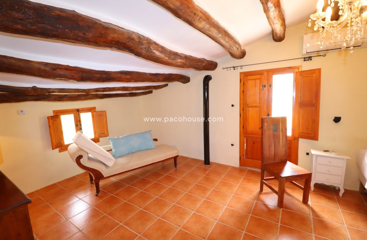 Resale - Cortijo -
Velez-Rubio