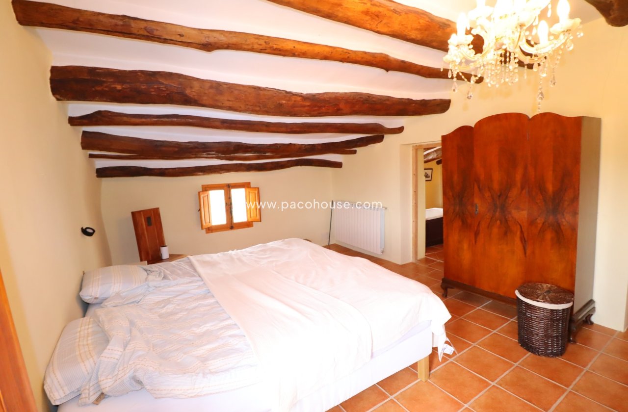 Resale - Cortijo -
Velez-Rubio