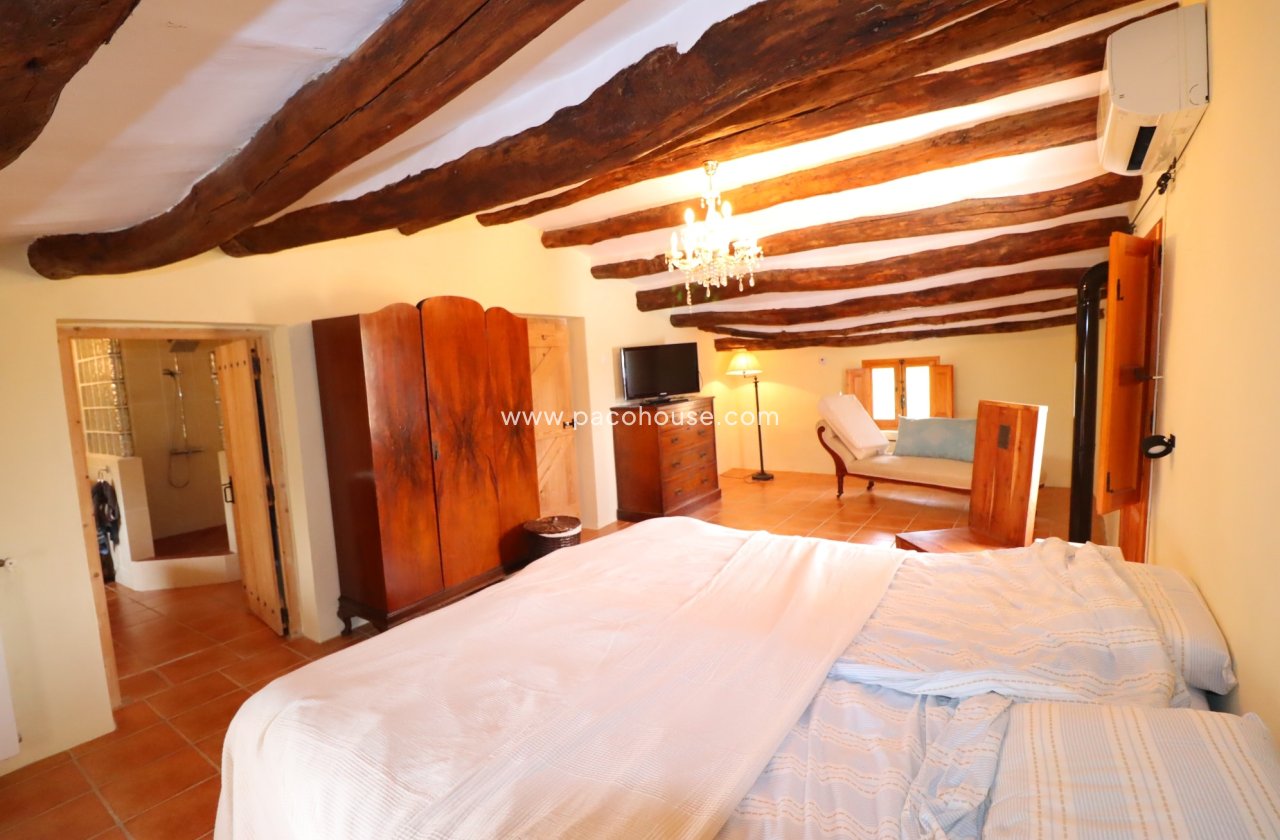 Resale - Cortijo -
Velez-Rubio
