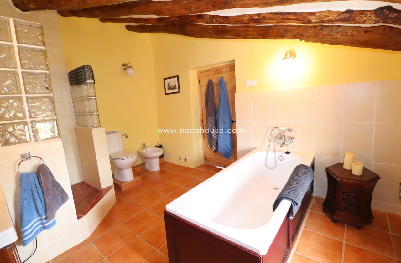 Resale - Cortijo -
Velez-Rubio