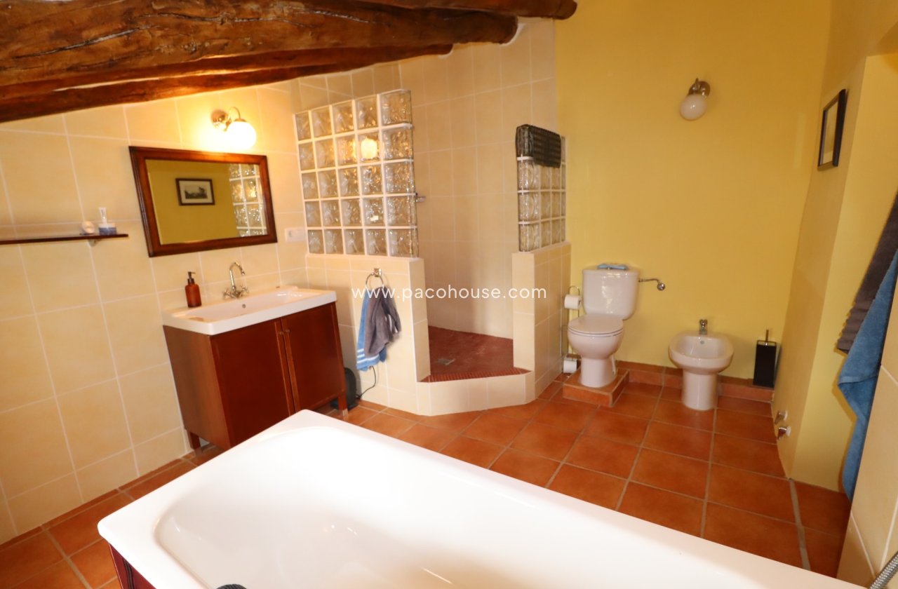 Resale - Cortijo -
Velez-Rubio