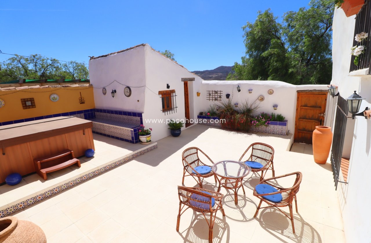 Resale - Cortijo -
Velez-Rubio