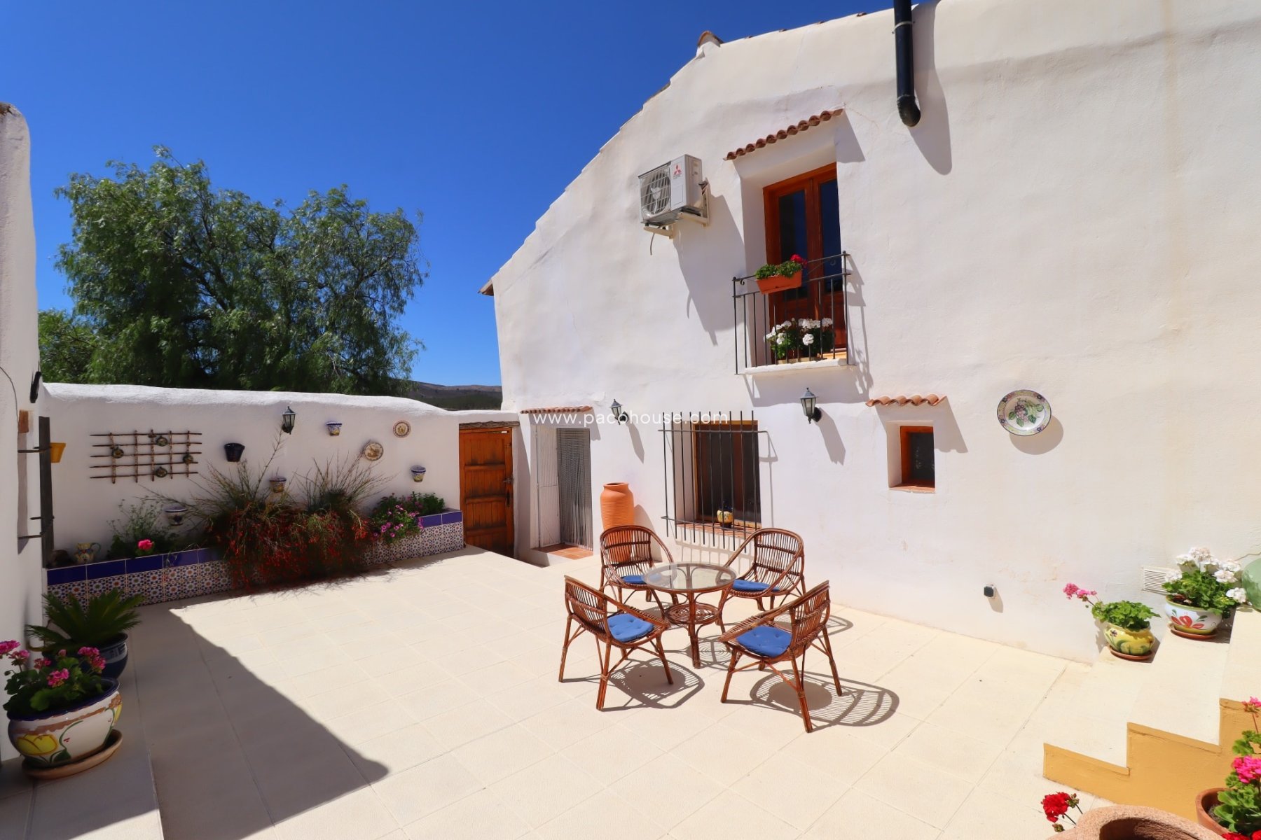 Resale - Cortijo -
Velez-Rubio