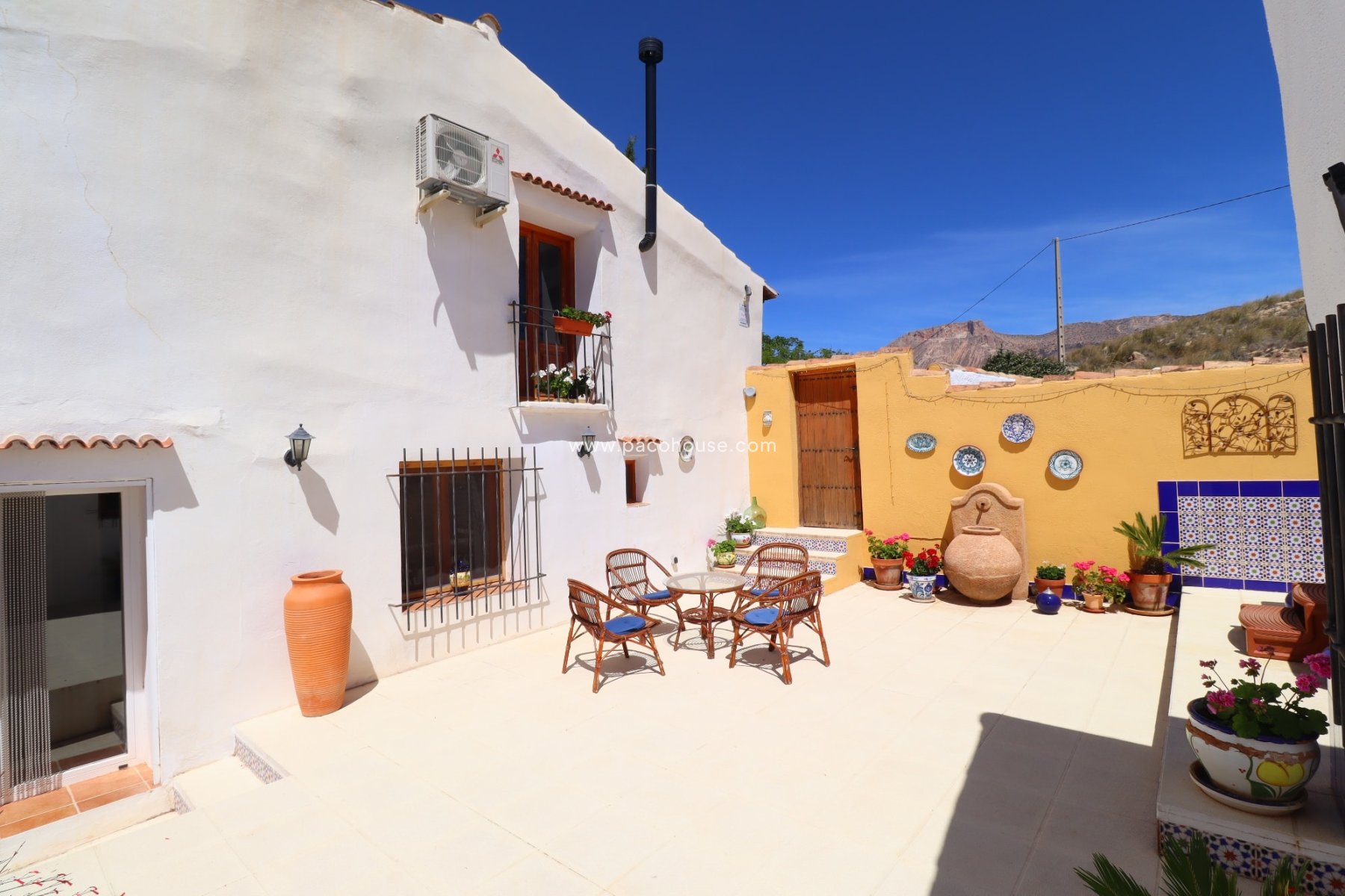 Resale - Cortijo -
Velez-Rubio