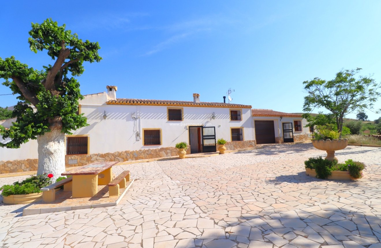 Resale - Cortijo -
Velez-Rubio