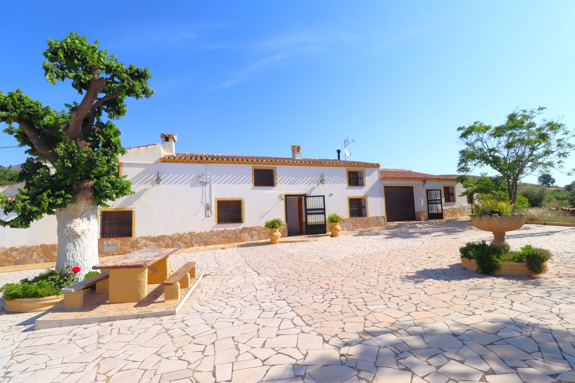 Resale - Cortijo -
Velez-Rubio