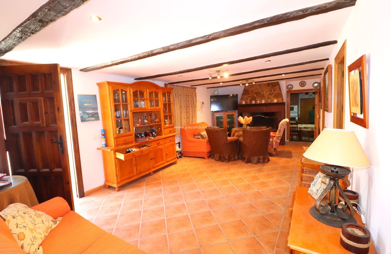 Resale - Cortijo -
Velez-Rubio