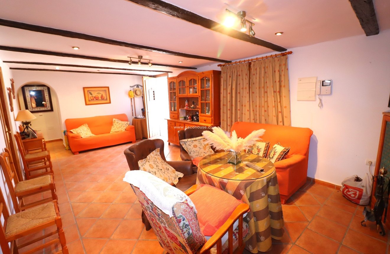 Resale - Cortijo -
Velez-Rubio