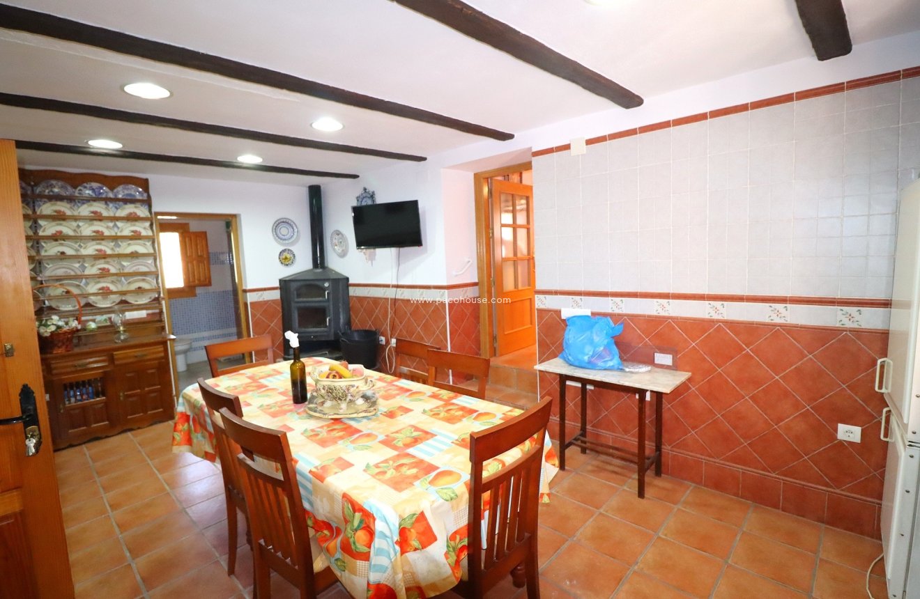 Resale - Cortijo -
Velez-Rubio