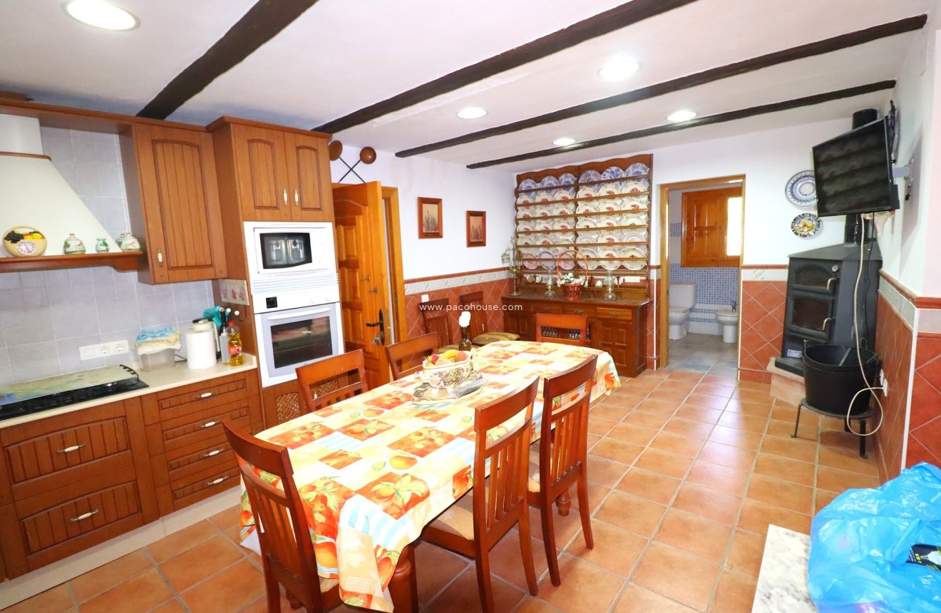 Resale - Cortijo -
Velez-Rubio