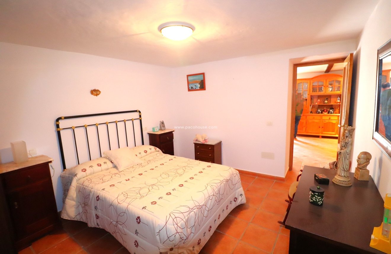 Resale - Cortijo -
Velez-Rubio