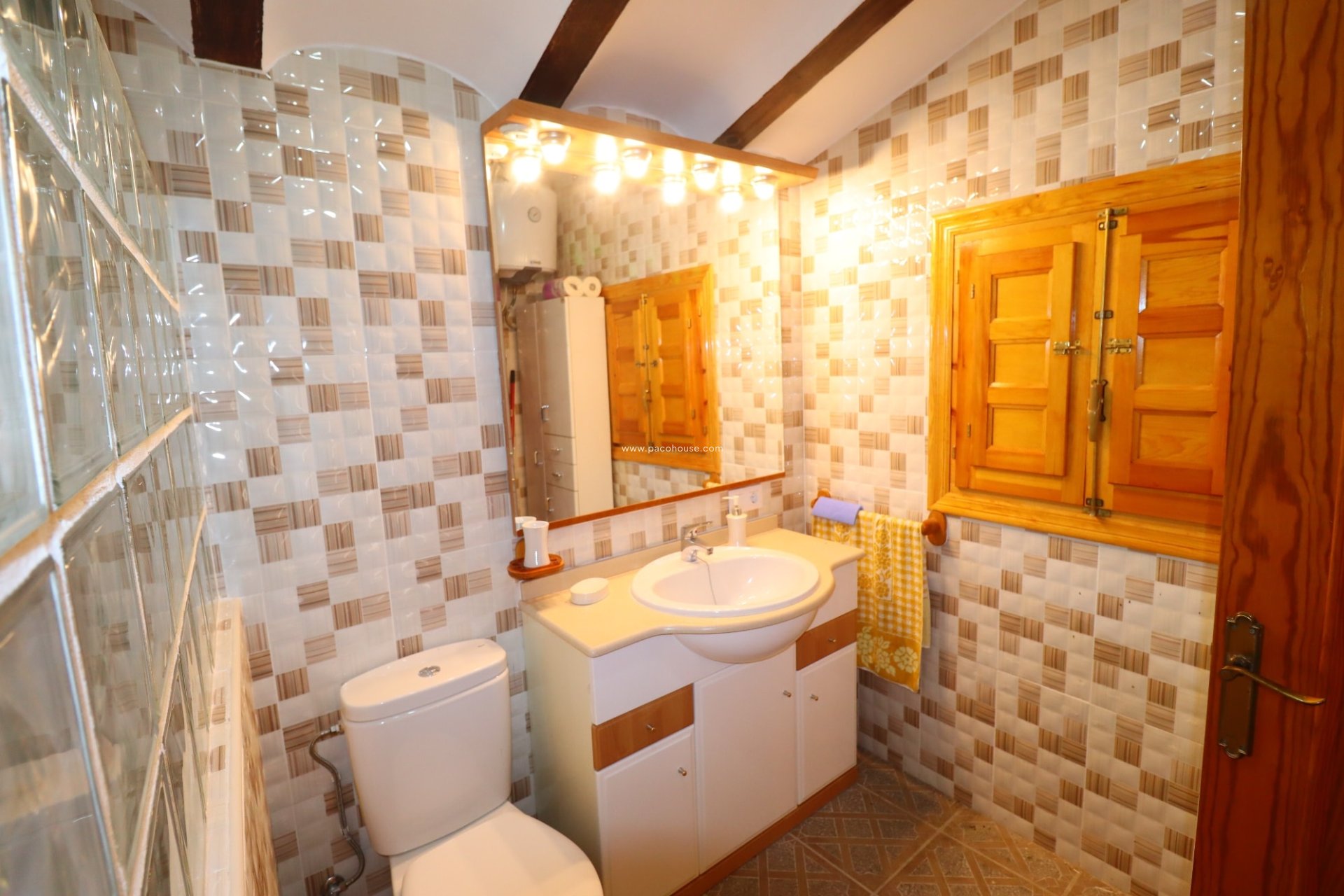 Resale - Cortijo -
Velez-Rubio