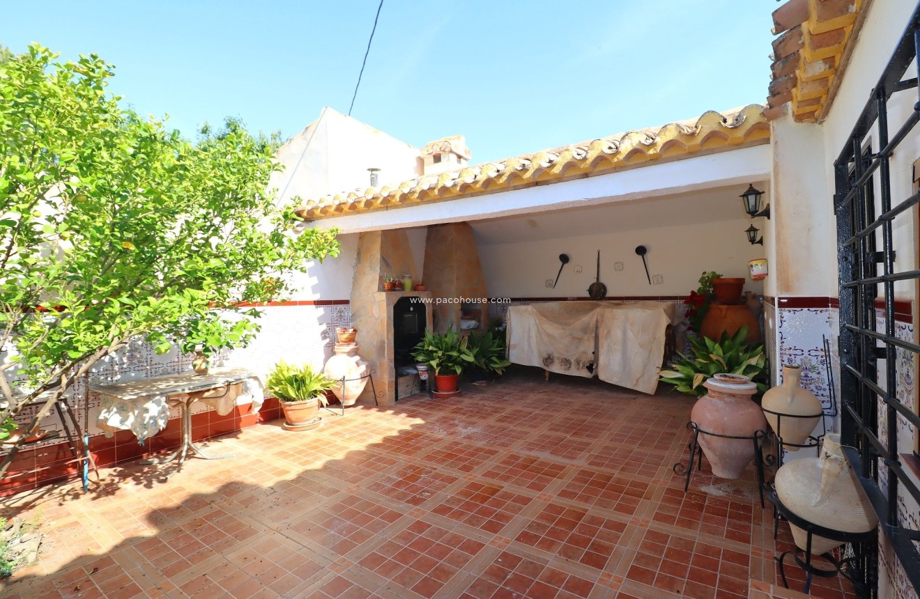 Resale - Cortijo -
Velez-Rubio
