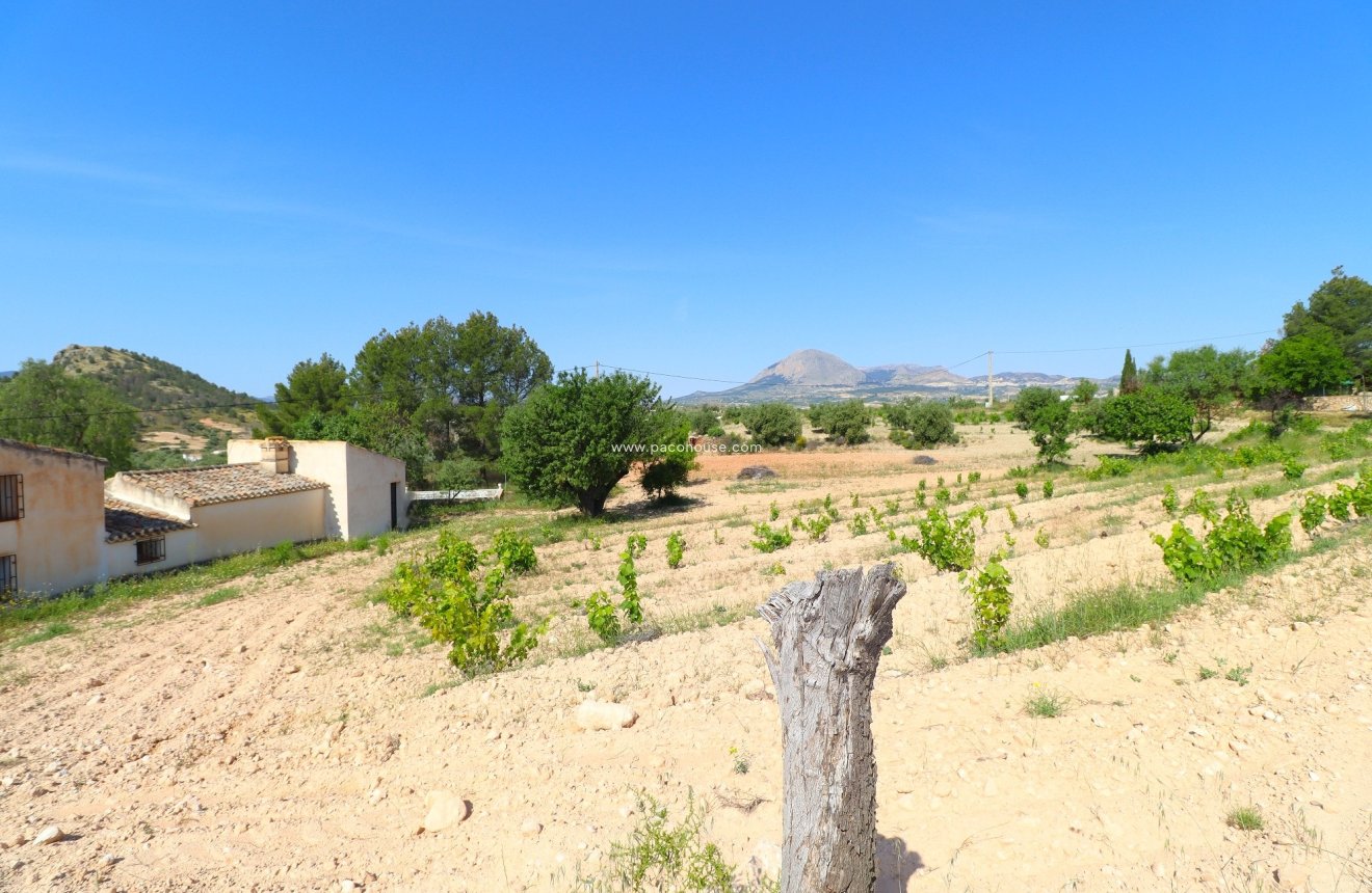 Resale - Cortijo -
Velez-Rubio