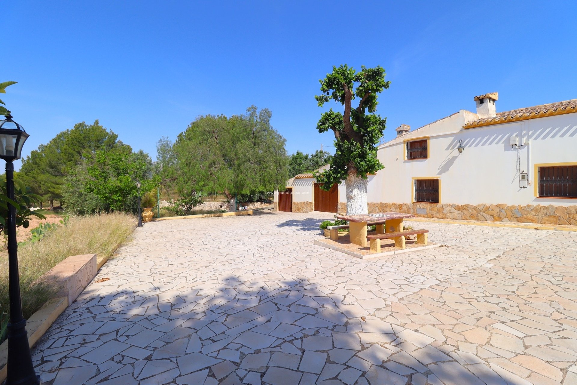 Resale - Cortijo -
Velez-Rubio