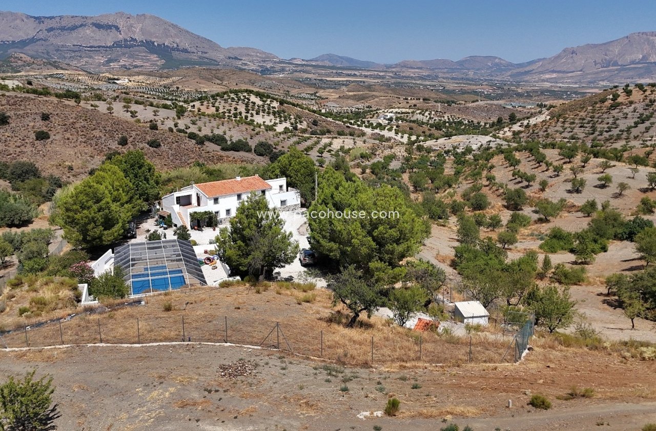 Resale - Cortijo -
Velez-Rubio