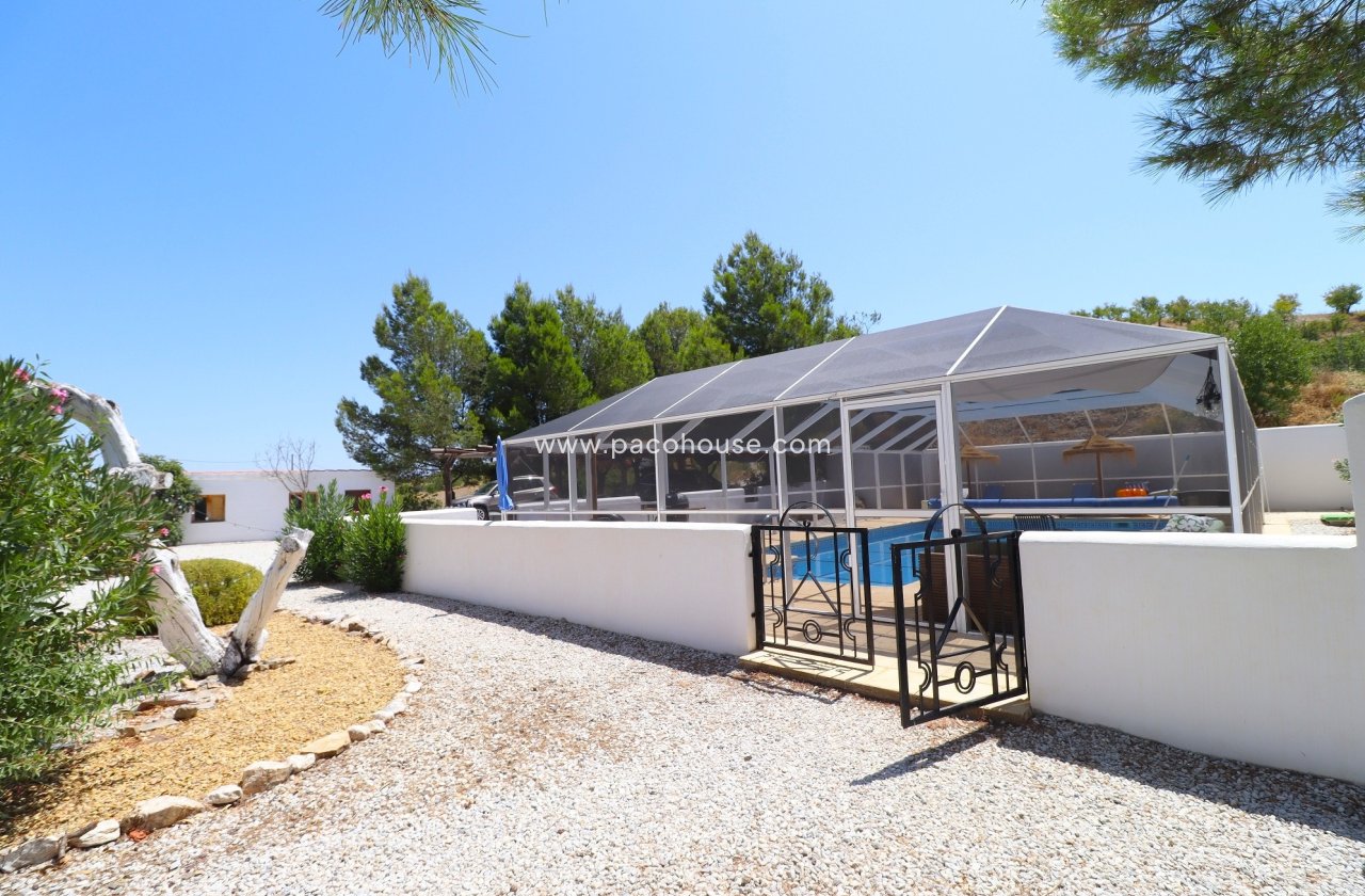 Resale - Cortijo -
Velez-Rubio