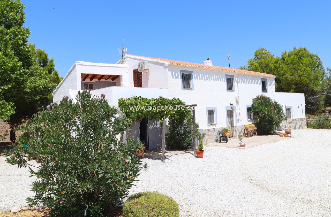 Resale - Cortijo -
Velez-Rubio