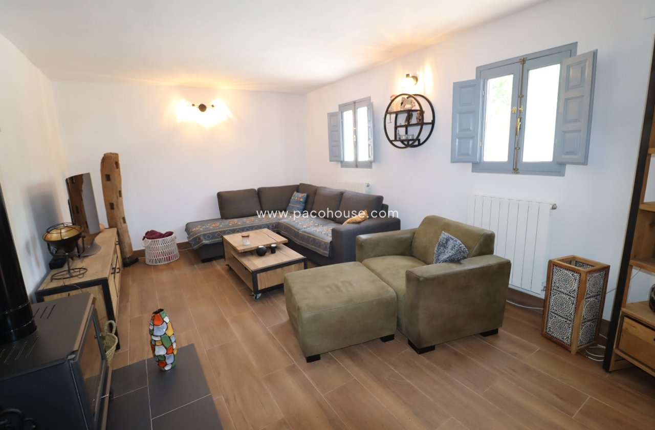 Resale - Cortijo -
Velez-Rubio