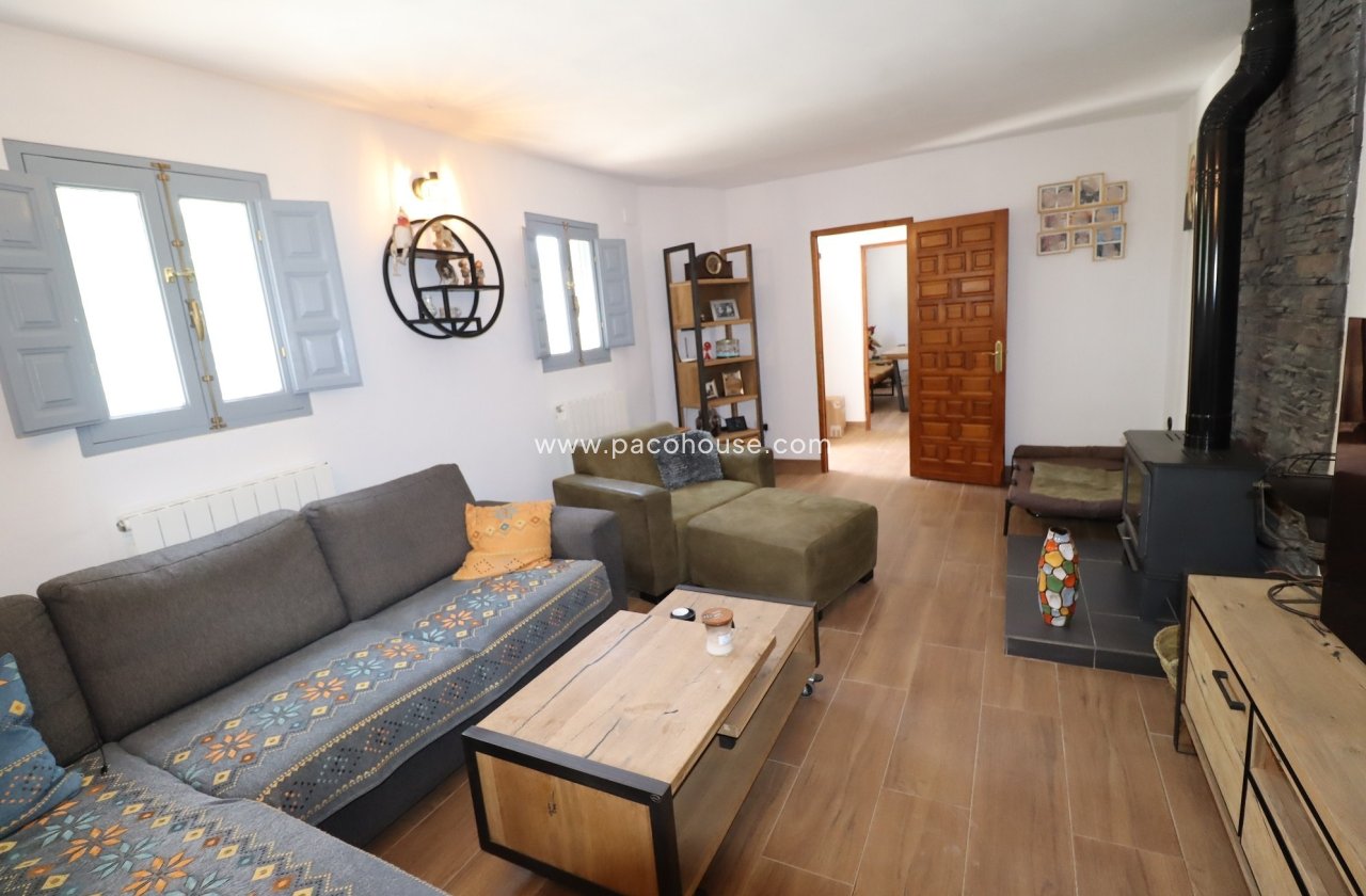 Resale - Cortijo -
Velez-Rubio