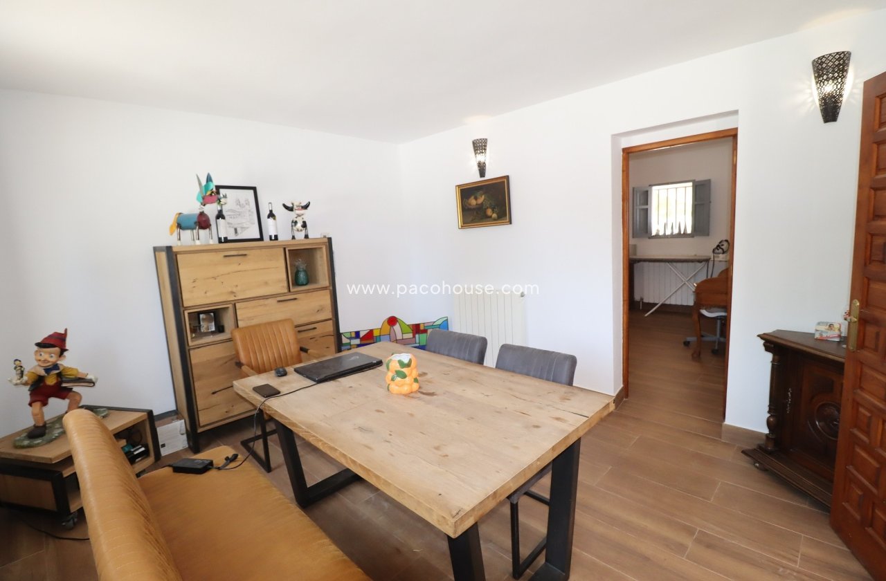 Resale - Cortijo -
Velez-Rubio