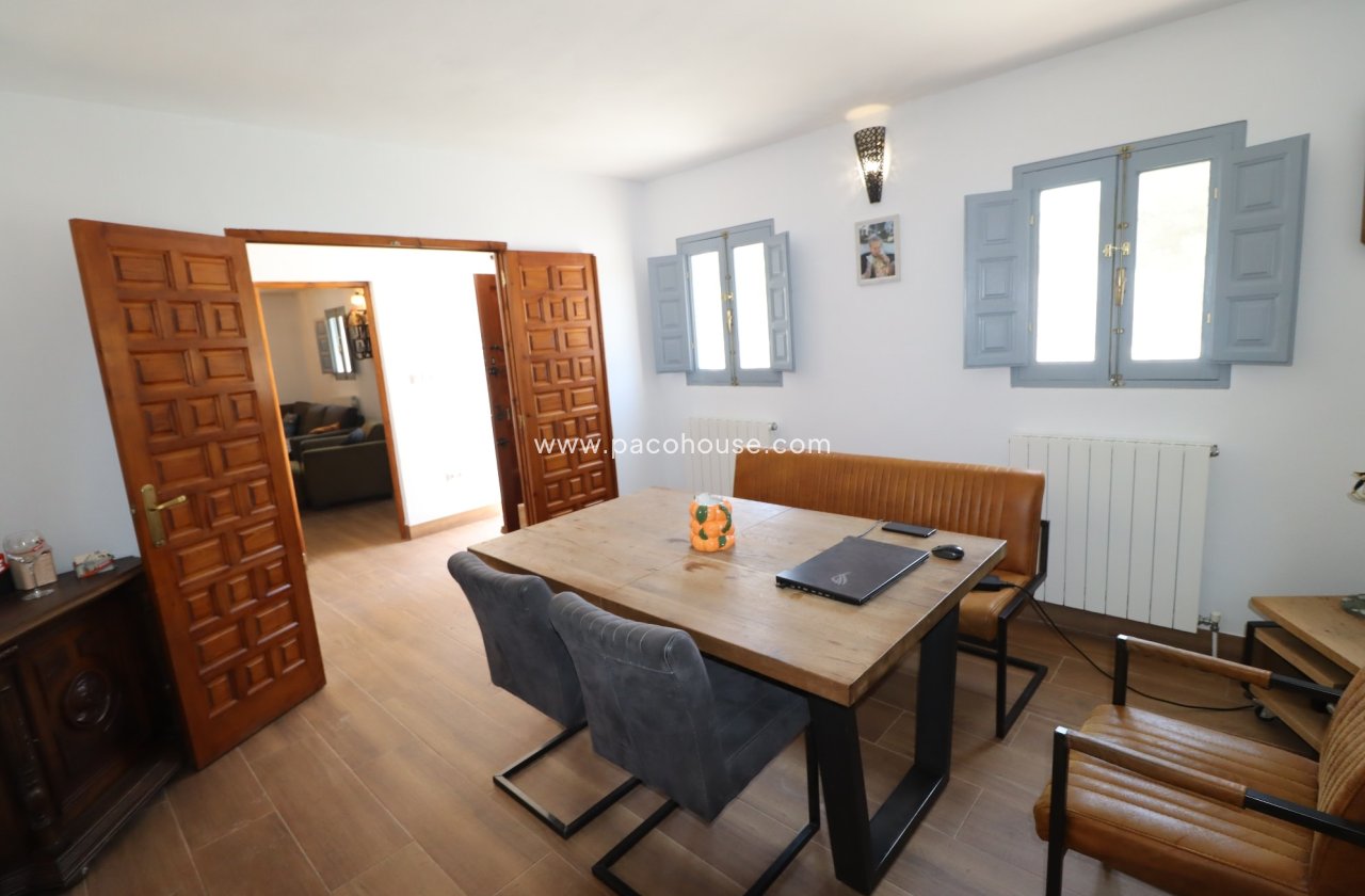 Resale - Cortijo -
Velez-Rubio