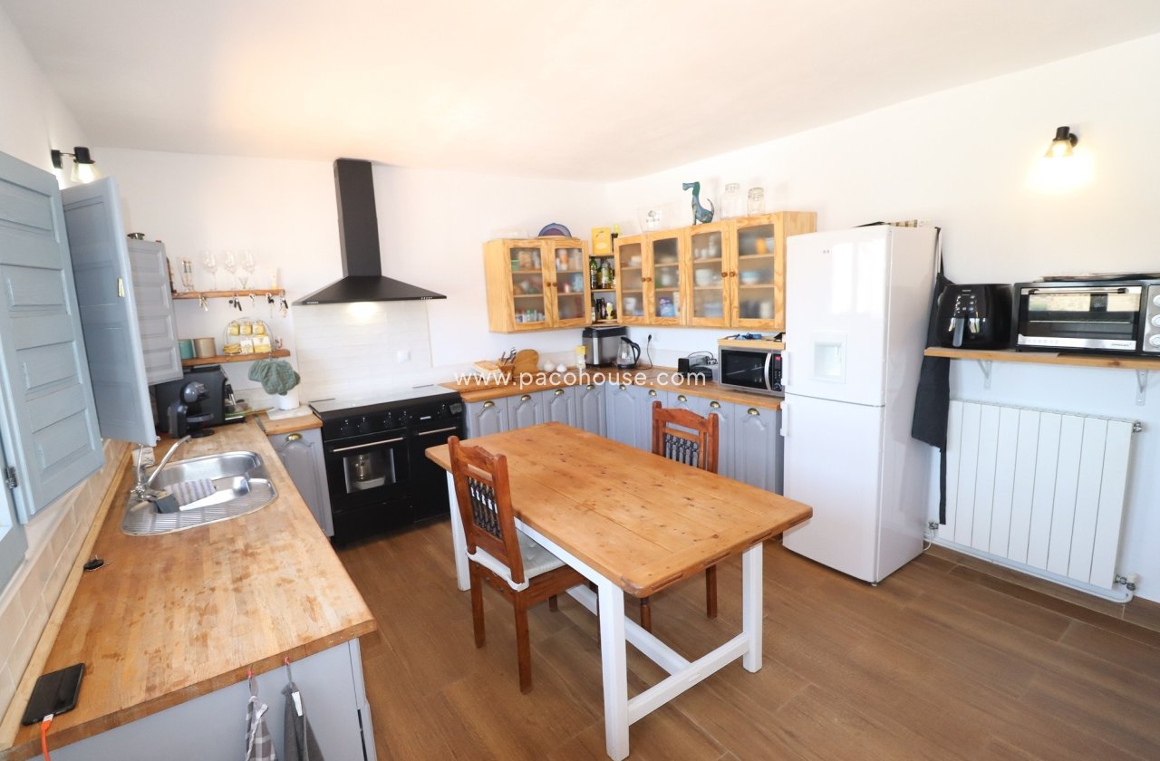 Resale - Cortijo -
Velez-Rubio