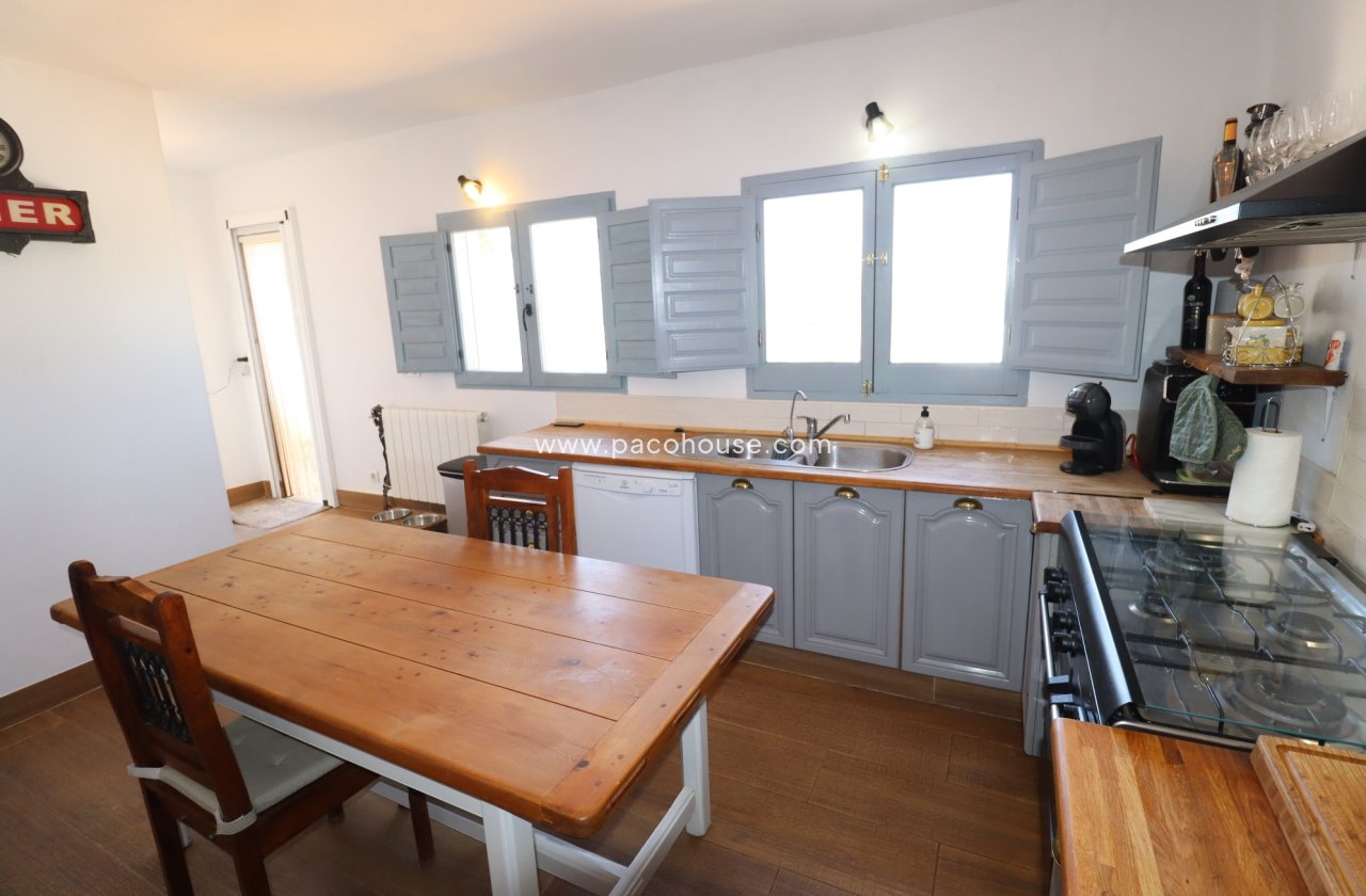 Resale - Cortijo -
Velez-Rubio