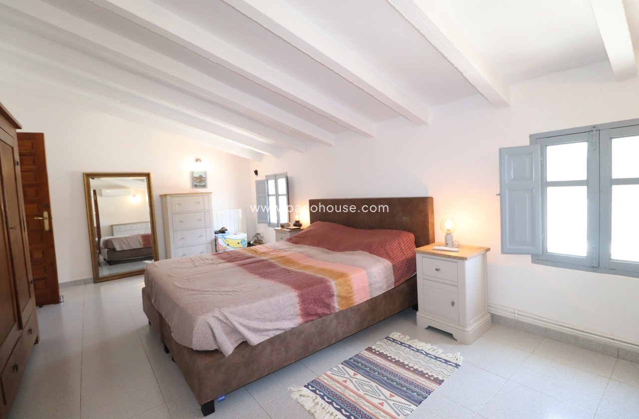 Resale - Cortijo -
Velez-Rubio