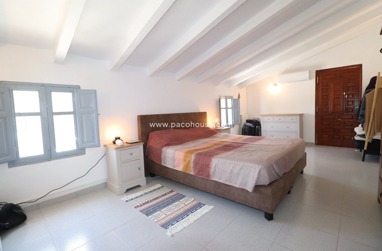 Resale - Cortijo -
Velez-Rubio