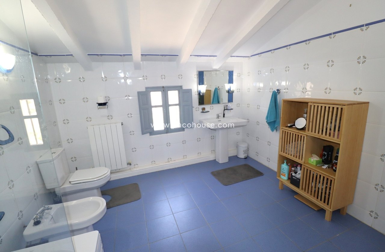 Resale - Cortijo -
Velez-Rubio